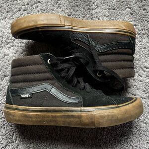 VANS Black & Brown Gum Bottom Canvas High Tops | Women’s Size 8.5
